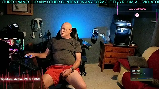 Snapshot of Pilot_Dave_69 chatting on October 2025 06:31:01 PM Pilot Dave 69 online show from October 2025 06:31:01 PM