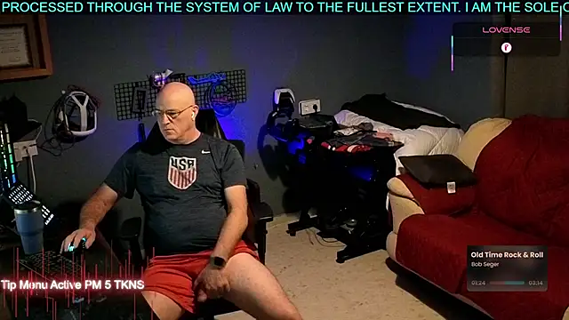 Snapshot of Pilot_Dave_69 chatting on October 2025 04:33:02 AM Pilot Dave 69 online show from October 2025 04:33:02 AM