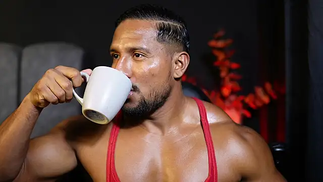 Snapshot of CallumMuscle chatting on November 2025 01:50:02 AM CallumMuscle online show from November 2025 01:50:02 AM