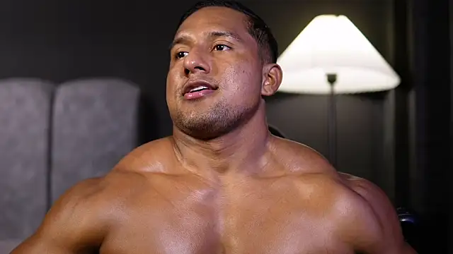 Snapshot of CallumMuscle chatting on November 2025 04:07:02 PM CallumMuscle online show from November 2025 04:07:02 PM