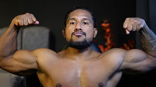 Snapshot of CallumMuscle chatting on November 2025 10:02:01 PM CallumMuscle online show from November 2025 10:02:01 PM