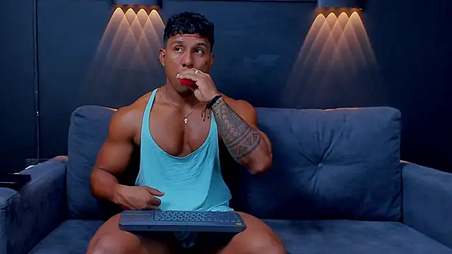 Snapshot of CallumMuscle chatting on February 2025 04:30:02 AM CallumMuscle online show from February 2025 04:30:02 AM