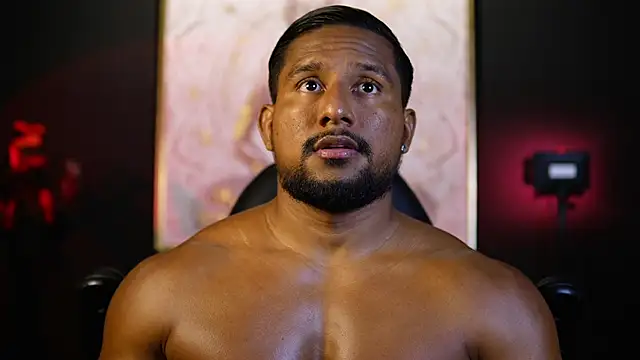 Snapshot of CallumMuscle chatting on October 2025 11:24:02 PM CallumMuscle online show from October 2025 11:24:02 PM