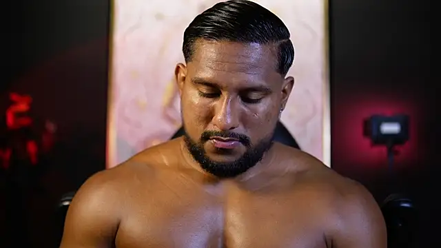 Snapshot of CallumMuscle chatting on October 2025 11:18:02 PM CallumMuscle online show from October 2025 11:18:02 PM