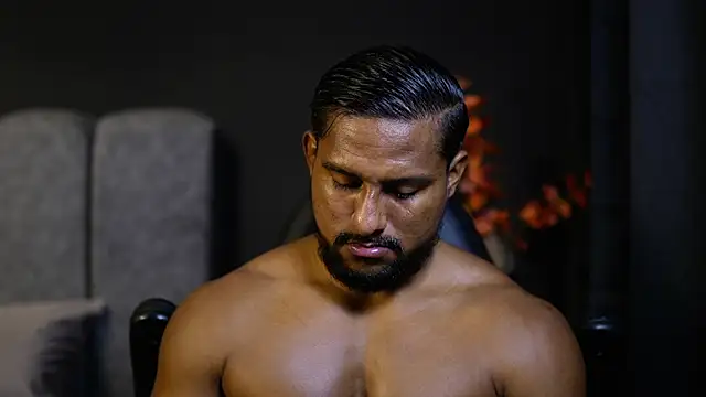 Snapshot of CallumMuscle chatting on November 2025 12:25:02 AM CallumMuscle online show from November 2025 12:25:02 AM