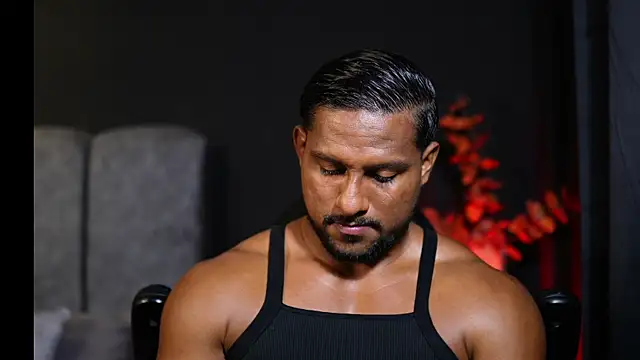 Snapshot of CallumMuscle chatting on November 2025 11:59:01 PM CallumMuscle online show from November 2025 11:59:01 PM