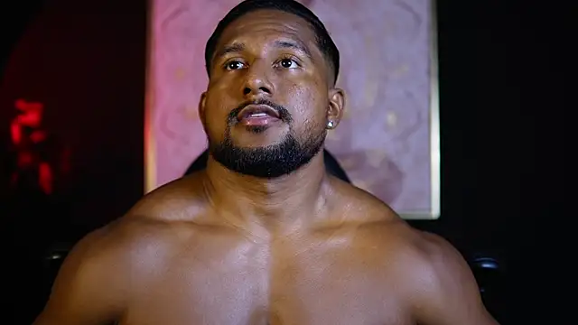 Snapshot of CallumMuscle chatting on October 2025 10:54:02 PM CallumMuscle online show from October 2025 10:54:02 PM