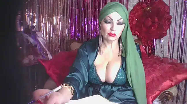 Snapshot of Izabella_gold chatting on March 2025 01:13:02 AM Izabella gold online show from March 2025 01:13:02 AM
