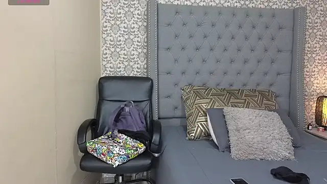 Snapshot of evafoxs chatting on March 2025 03:04:02 PM evafoxs online show from March 2025 03:04:02 PM