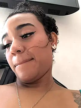 Snapshot of evafoxs chatting on November 2025 04:07:01 PM evafoxs online show from November 2025 04:07:01 PM