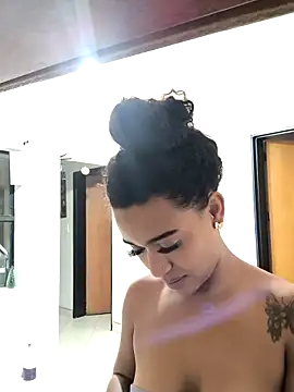 Snapshot of evafoxs chatting on October 2025 05:17:02 AM evafoxs online show from October 2025 05:17:02 AM