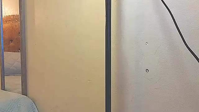 Snapshot of evafoxs chatting on December 2025 10:37:01 PM evafoxs online show from December 2025 10:37:01 PM