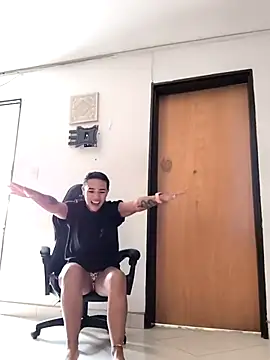 Snapshot of evafoxs chatting on November 2025 02:27:02 PM evafoxs online show from November 2025 02:27:02 PM