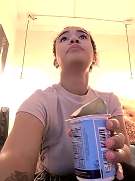 Snapshot of evafoxs chatting on November 2025 01:37:01 PM evafoxs online show from November 2025 01:37:01 PM