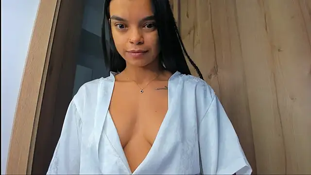 mia world  online show from November 2025 01:03:02 PM