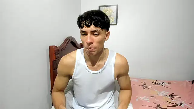 Snapshot of enzo_sloran chatting on October 2025 03:35:02 PM enzo sloran online show from October 2025 03:35:02 PM