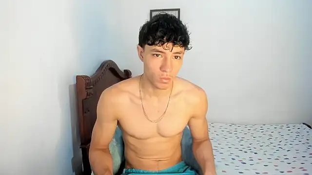 Snapshot of enzo_sloran chatting on October 2025 03:15:01 PM enzo sloran online show from October 2025 03:15:01 PM