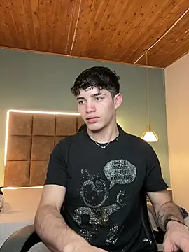 AlejooTwink online show from February 2026 10:38:01 PM