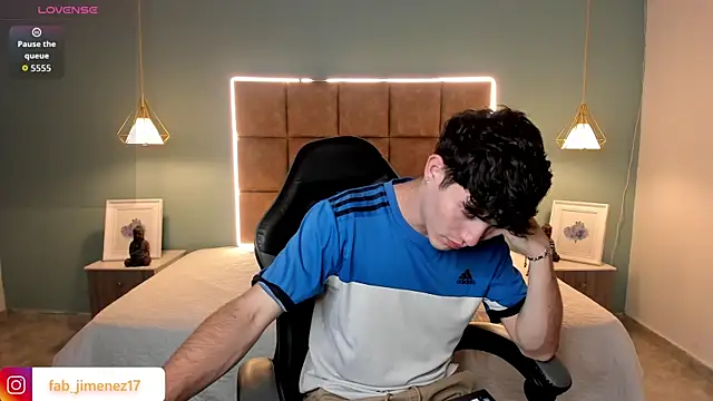 AlejooTwink online show from April 2026 12:14:02 AM