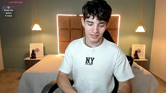 AlejooTwink online show from May 2026 03:54:02 AM