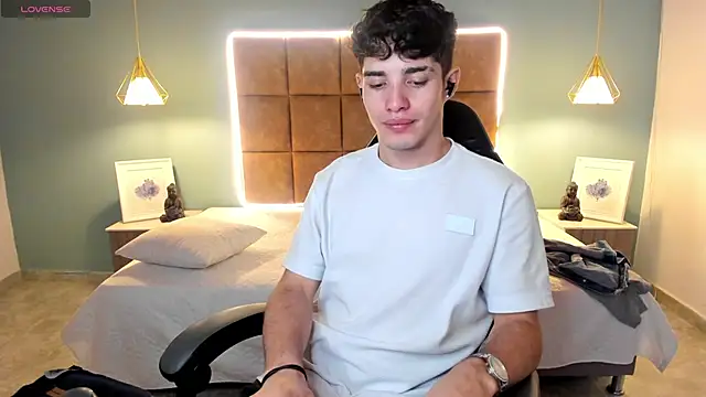 AlejooTwink online show from February 2026 11:15:02 PM