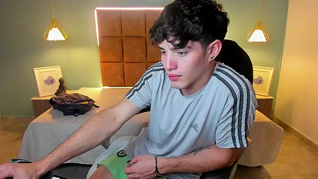 AlejooTwink online show from December 2025 09:46:01 AM