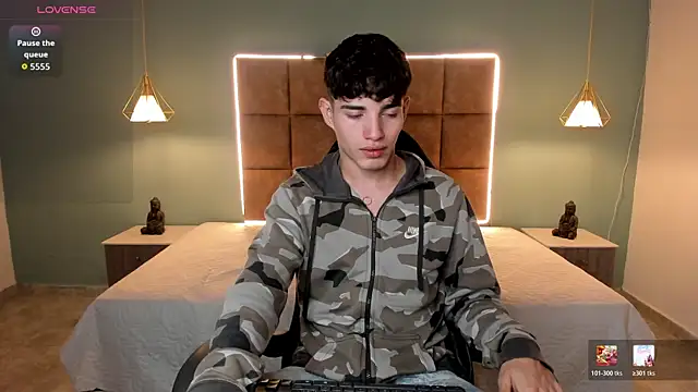 AlejooTwink online show from May 2026 03:59:01 AM