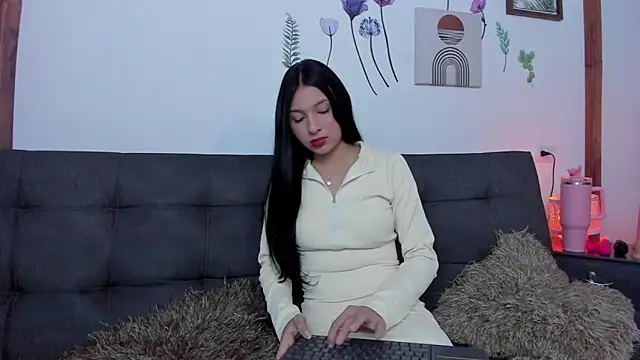 Snapshot of Hanna_Smirnov chatting on January 2025 01:36:02 AM Hanna Smirnov online show from January 2025 01:36:02 AM