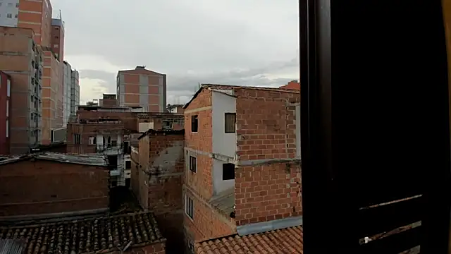 Layla 707 online show from October 2025 10:44:02 PM