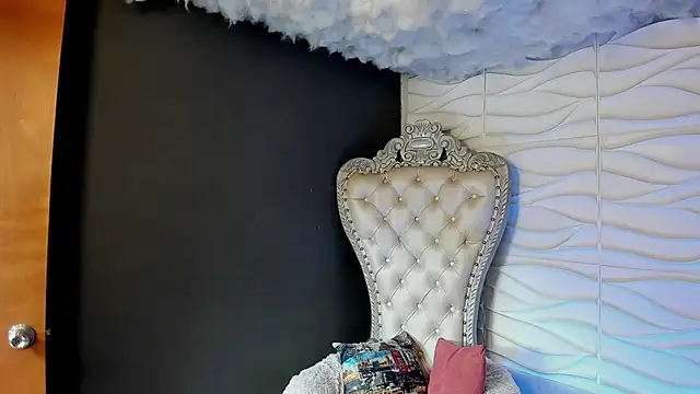 Layla 707 online show from March 2026 08:02:02 PM