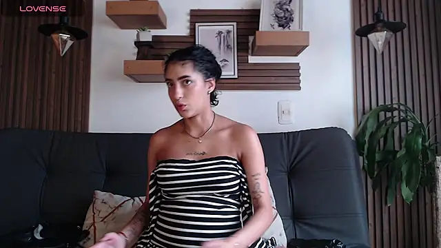 Layla 707 online show from February 2026 04:47:01 PM