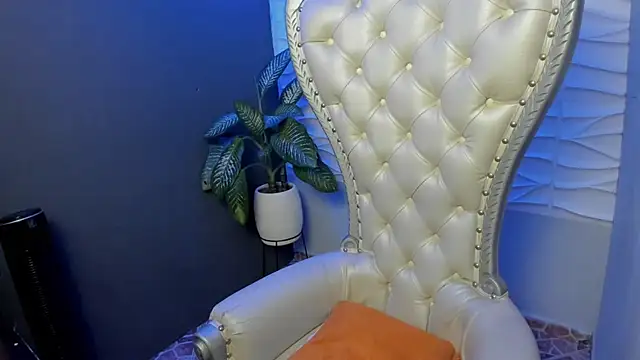 Layla 707 online show from October 2025 12:47:02 AM