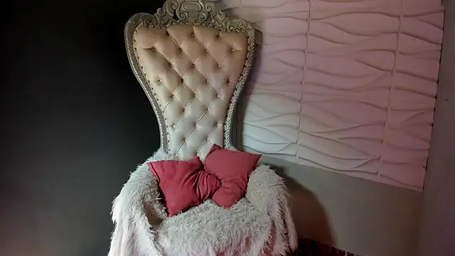 Layla 707 online show from March 2026 07:45:02 PM