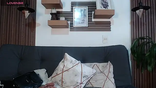 Layla 707 online show from February 2026 06:32:01 PM