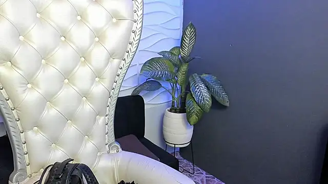 Layla 707 online show from September 2025 12:09:02 AM