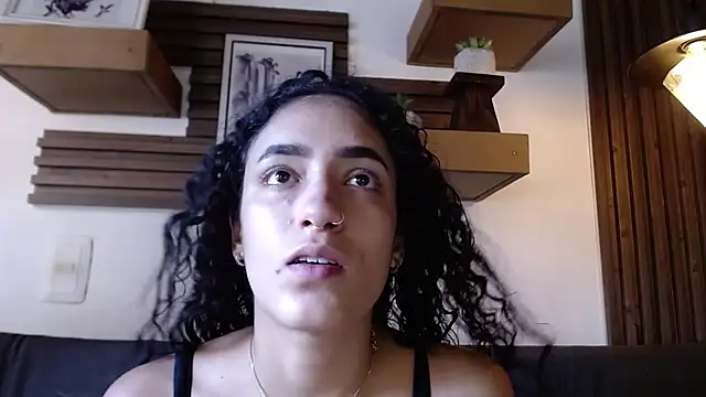 Layla 707 online show from November 2025 07:28:01 PM