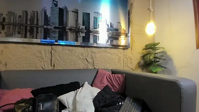 Layla 707 online show from February 2026 09:01:01 PM