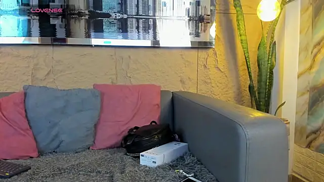 Layla 707 online show from November 2025 02:42:02 PM