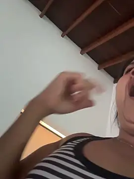 siri duque online show from April 2026 09:53:01 PM