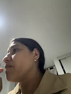 siri duque online show from March 2026 12:05:01 AM