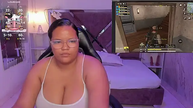 MhiaRey online show from November 2025 01:23:02 PM