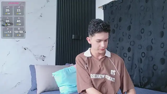 Noah tyler  online show from May 2026 08:07:02 PM