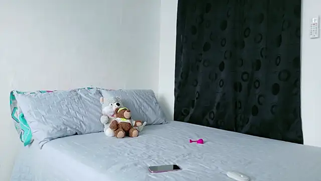 Noah tyler  online show from November 2025 05:35:02 PM