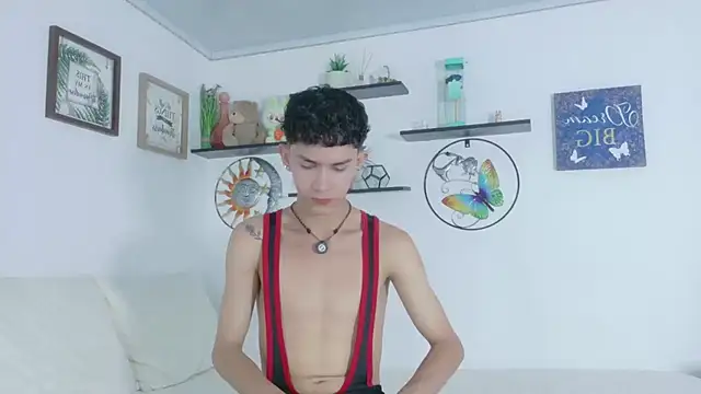 Snapshot of Noah_tyler_ chatting on July 2026 06:12:01 PM Noah tyler online show from July 2026 06:12:01 PM