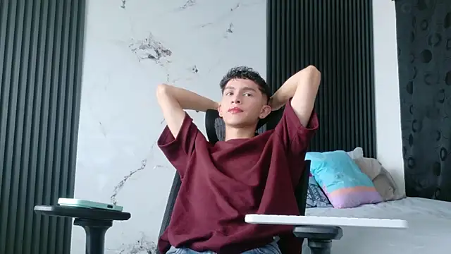 Noah tyler  online show from March 2026 06:11:01 PM