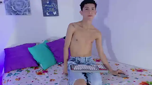 Noah tyler  online show from October 2025 11:17:02 PM