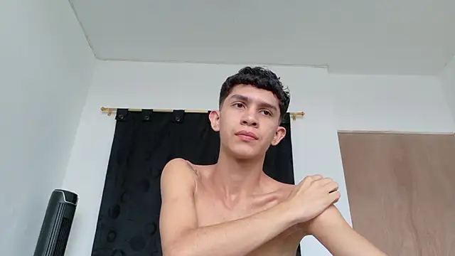 Noah tyler  online show from October 2025 05:56:01 PM