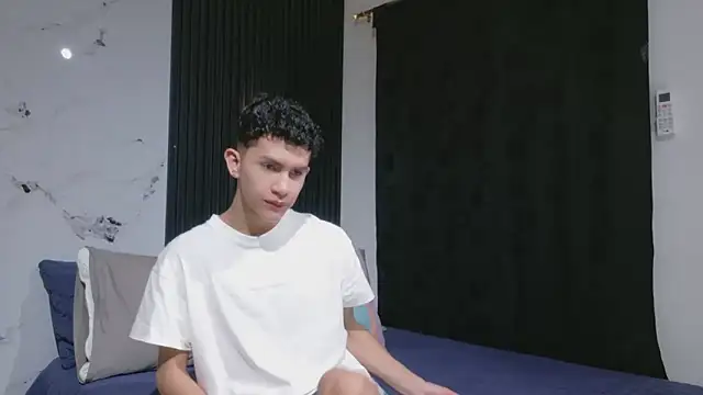 Noah tyler  online show from May 2026 12:10:02 AM