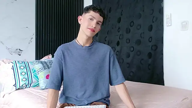 Noah tyler  online show from February 2026 07:04:02 PM