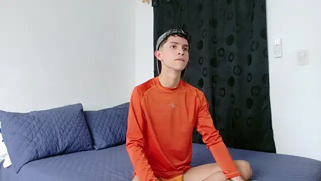 Noah tyler  online show from November 2025 05:35:01 PM